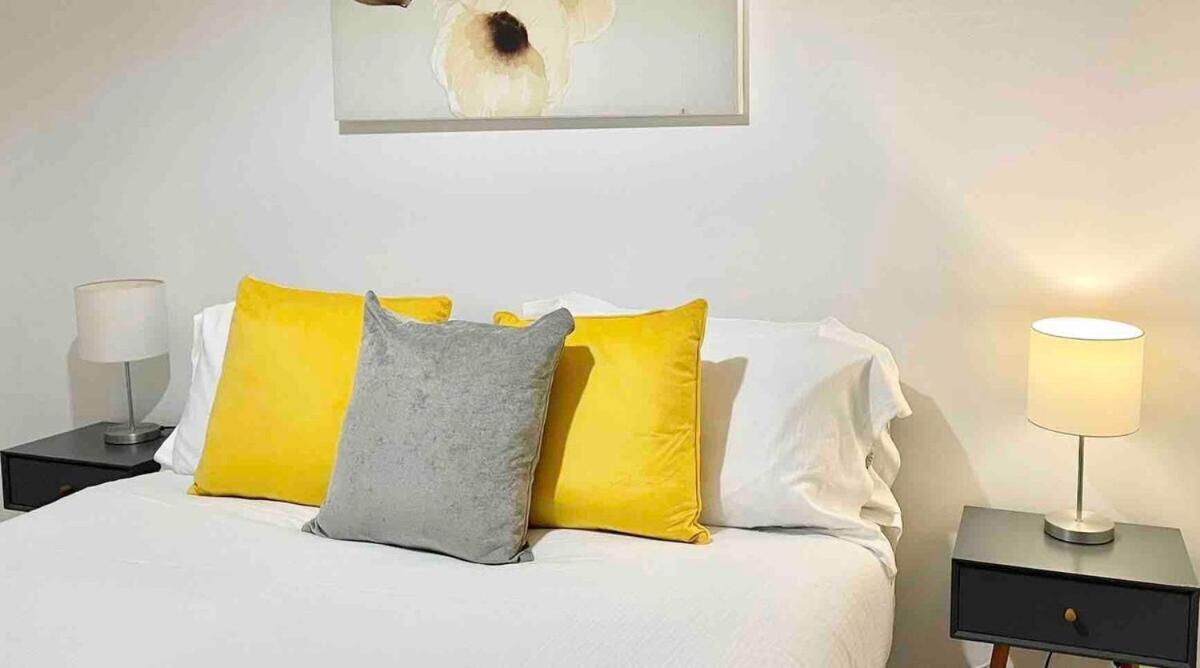Great Home In Lovely Area With Parking, Sleeps 6 Folkestone Exterior photo
