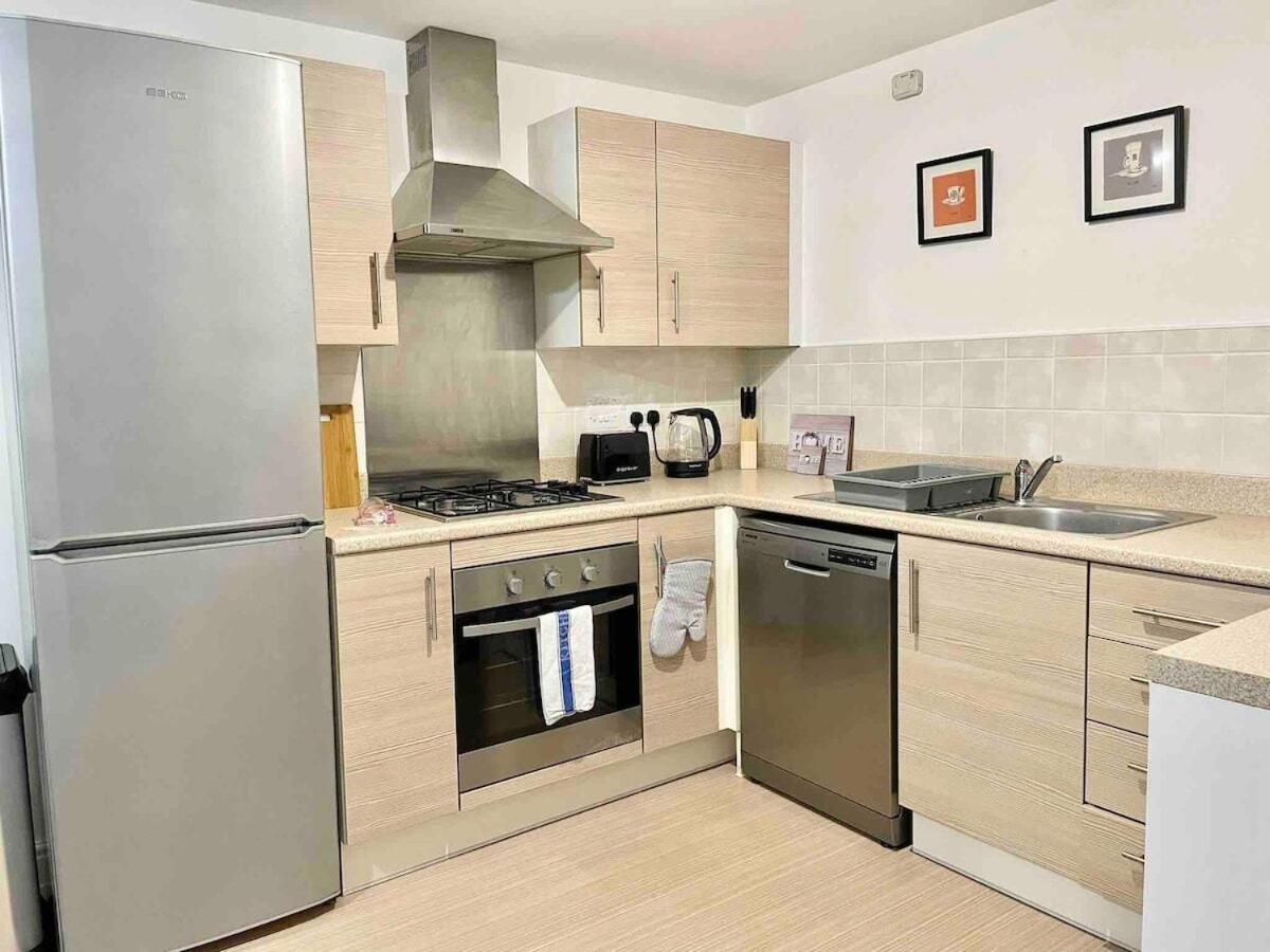 Great Home In Lovely Area With Parking, Sleeps 6 Folkestone Exterior photo